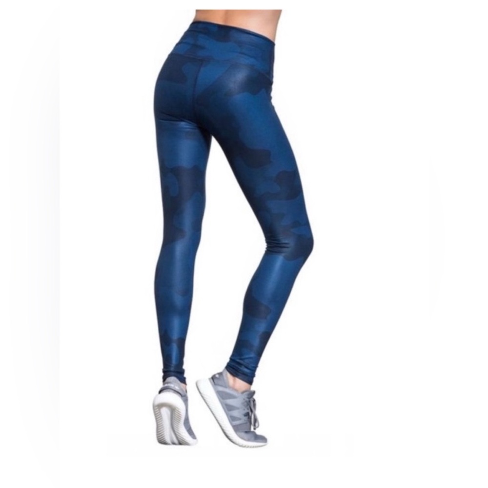 Alo high rise airbrush blue Camo leggings